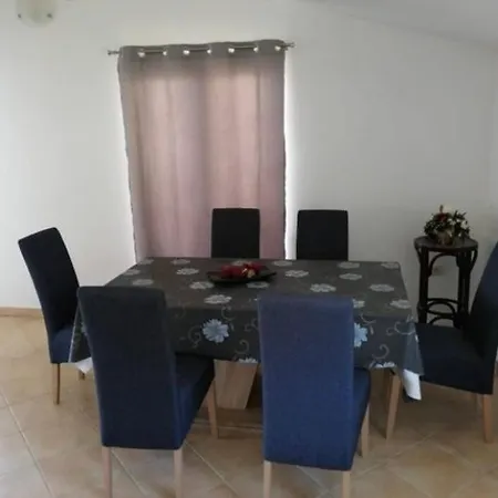 Peaceful For Family Or Couples Podstrana